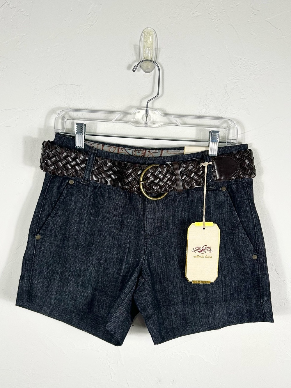 One5one NWT Size 4 Dark Wash Trouser Style Denim Belted Shorts Y2K
